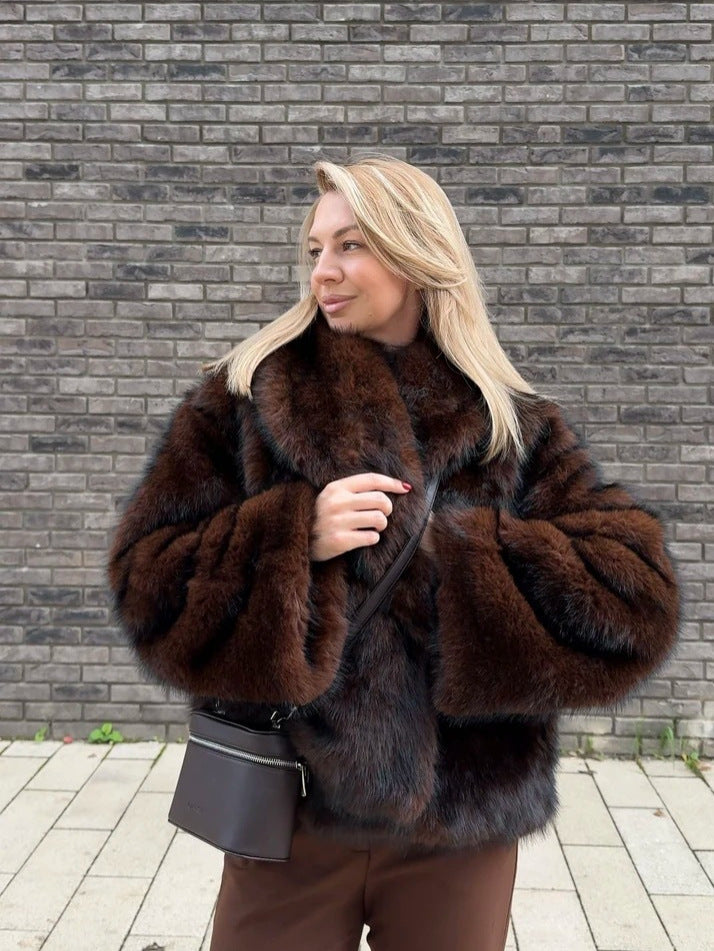 Women’s Short Faux Fur Jacket – Statement Collar