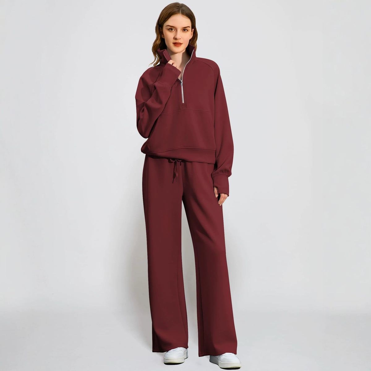 Women's Casual Two-Piece Tracksuit with Chain Detail
