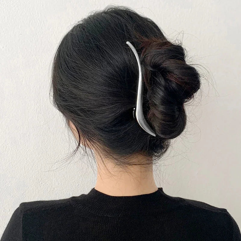 Gold S-Shaped Metal Hair Claw Clip for Women – Elegant Korean Duckbill Ponytail Clip