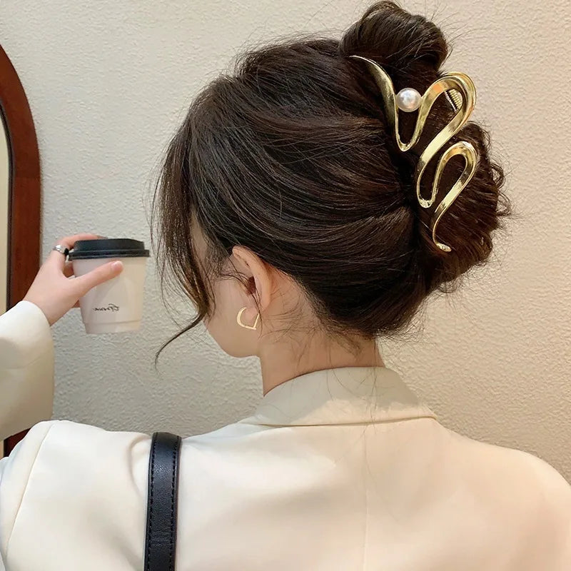 Gold S-Shaped Metal Hair Claw Clip for Women – Elegant Korean Duckbill Ponytail Clip