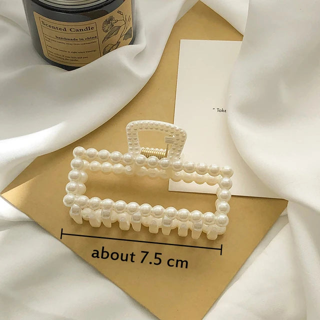 Elegant Pearl Bead Hair Claw Clip for Women – Geometric Ponytail Barrette Hair Accessory