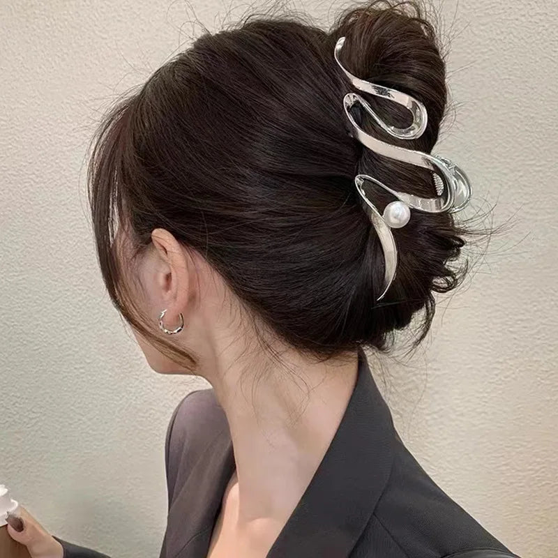 Gold S-Shaped Metal Hair Claw Clip for Women – Elegant Korean Duckbill Ponytail Clip