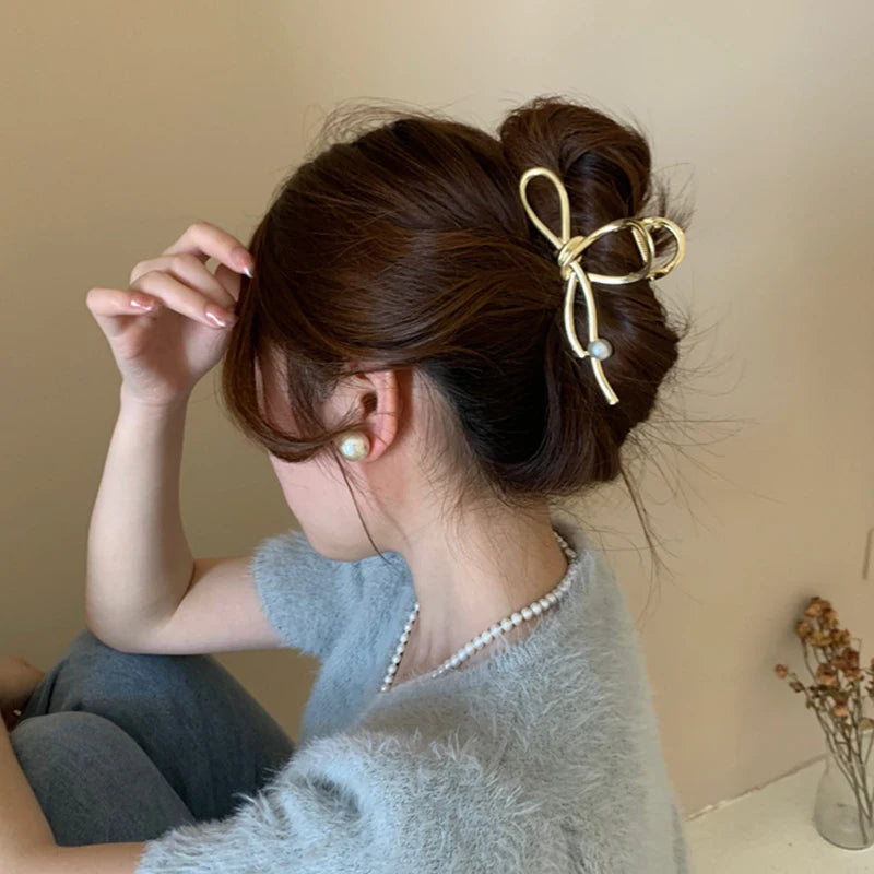 Gold S-Shaped Metal Hair Claw Clip for Women – Elegant Korean Duckbill Ponytail Clip