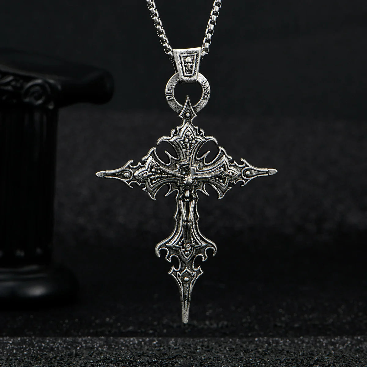 Gothic Cross Skull Pendant Necklace | Retro Halloween Zinc Alloy Chain