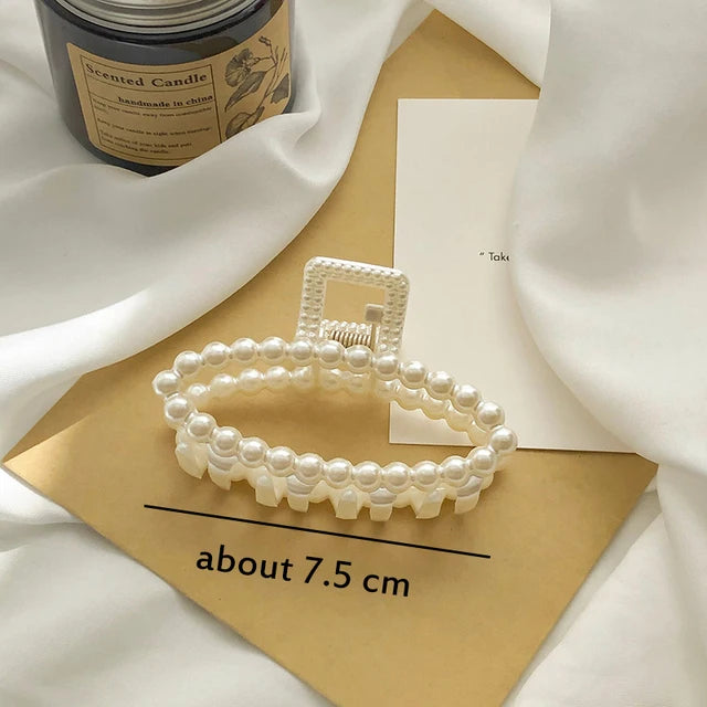 Elegant Pearl Bead Hair Claw Clip for Women – Geometric Ponytail Barrette Hair Accessory