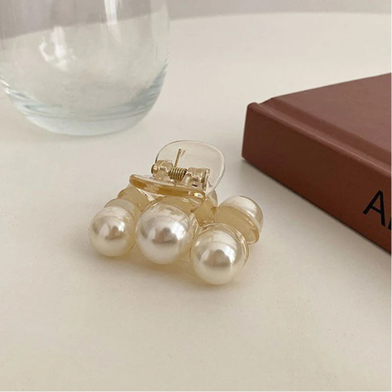 Elegant Pearl Bead Hair Claw Clip for Women – Geometric Ponytail Barrette Hair Accessory