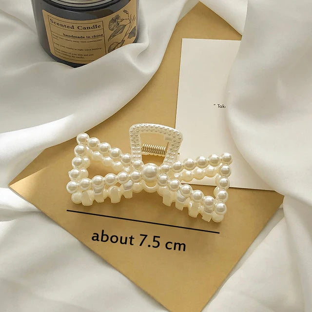 Elegant Pearl Bead Hair Claw Clip for Women – Geometric Ponytail Barrette Hair Accessory