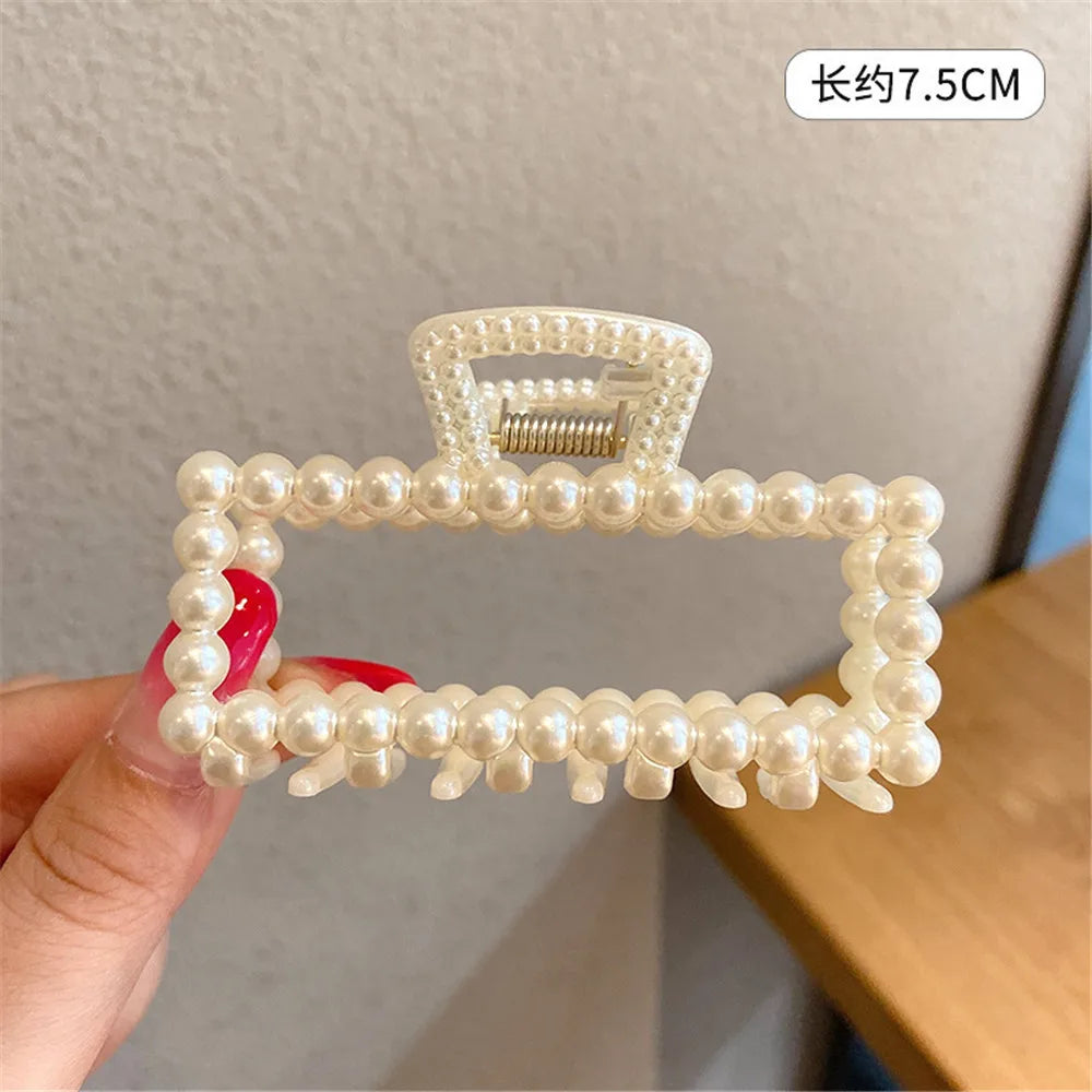Elegant Pearl Bead Hair Claw Clip for Women – Geometric Ponytail Barrette Hair Accessory