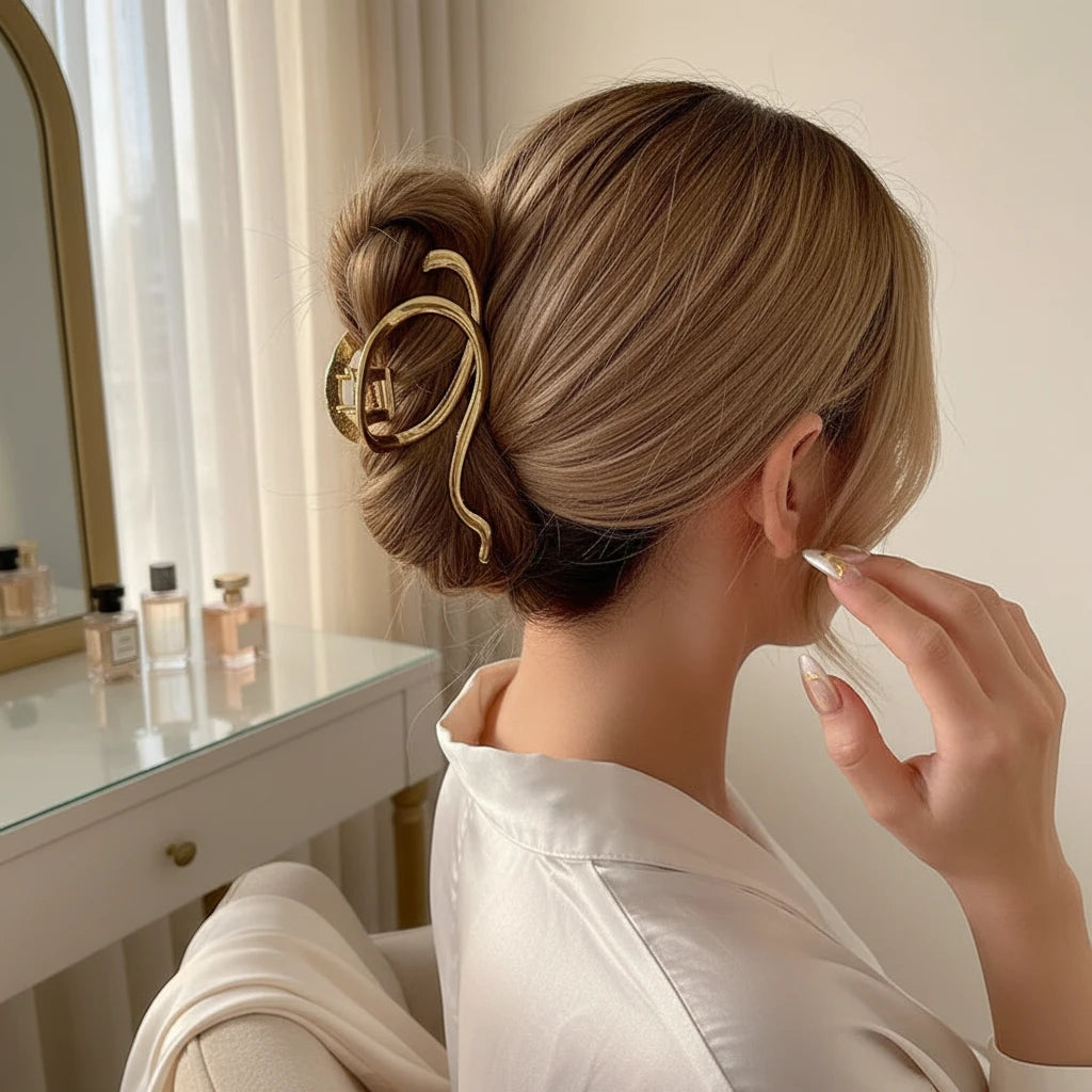 Gold S-Shaped Metal Hair Claw Clip for Women – Elegant Korean Duckbill Ponytail Clip