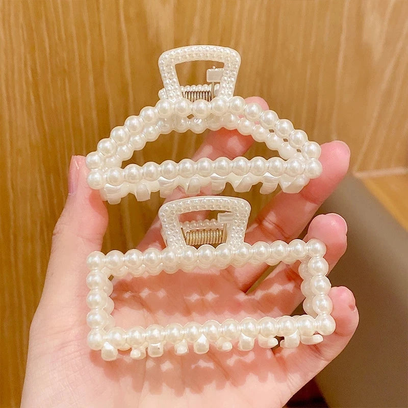 Elegant Pearl Bead Hair Claw Clip for Women – Geometric Ponytail Barrette Hair Accessory