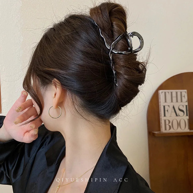 Gold S-Shaped Metal Hair Claw Clip for Women – Elegant Korean Duckbill Ponytail Clip