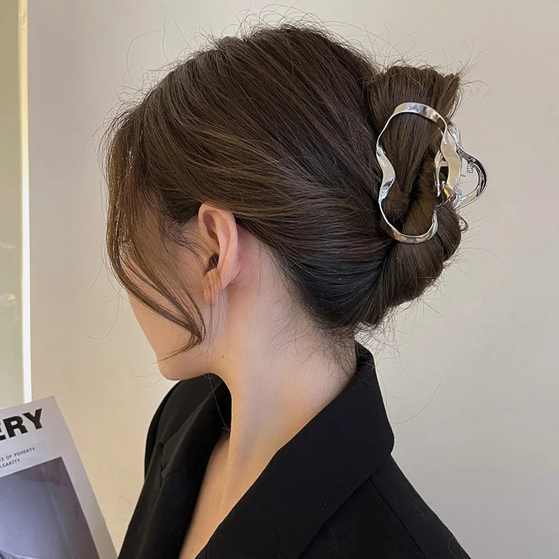 Gold S-Shaped Metal Hair Claw Clip for Women – Elegant Korean Duckbill Ponytail Clip