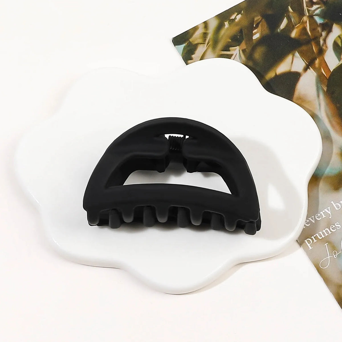 Frosted Geometry Hair Claw Clip – Women's Mini Barrette Hair Accessories