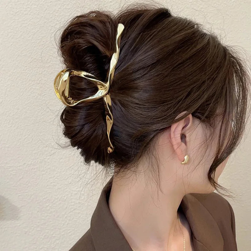 Gold S-Shaped Metal Hair Claw Clip for Women – Elegant Korean Duckbill Ponytail Clip