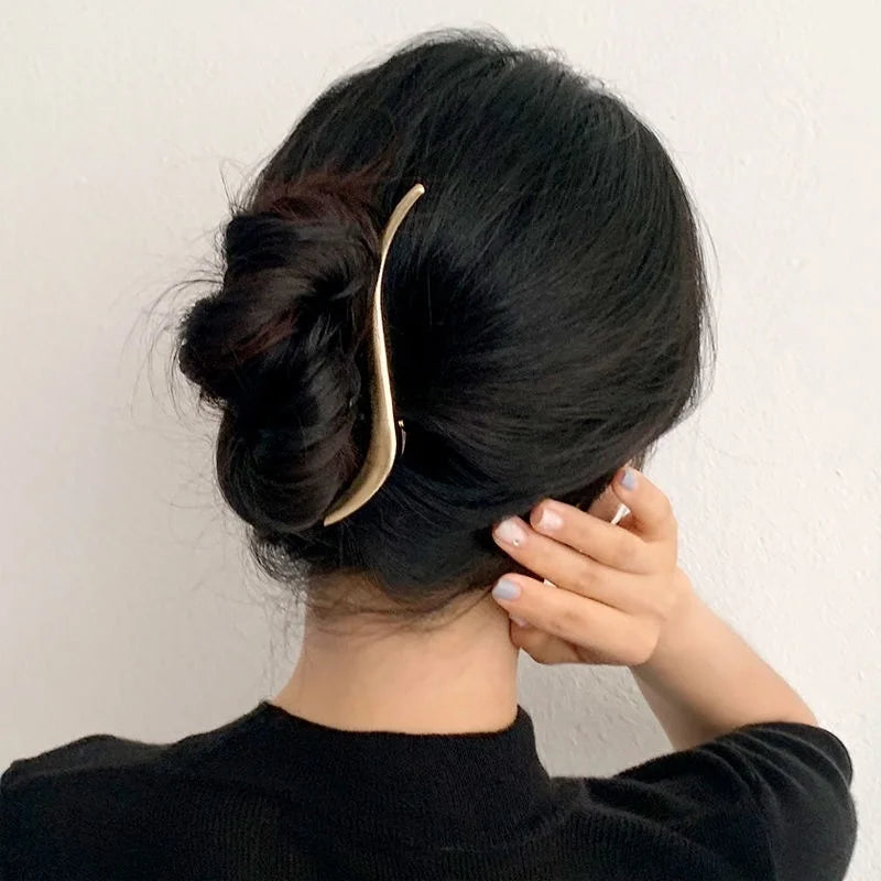 Gold S-Shaped Metal Hair Claw Clip for Women – Elegant Korean Duckbill Ponytail Clip