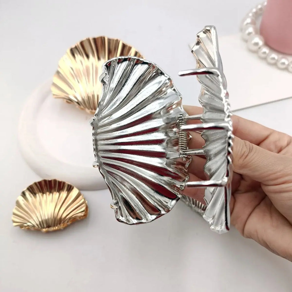 Metal Shell Shape Hair Claw Clips for Women – Irregular Texture Ponytail Hairpin (1/2 PCS)
