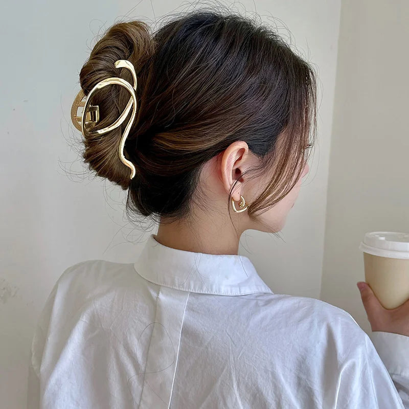 Gold S-Shaped Metal Hair Claw Clip for Women – Elegant Korean Duckbill Ponytail Clip
