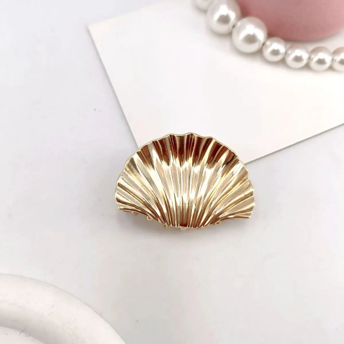 Metal Shell Shape Hair Claw Clips for Women – Irregular Texture Ponytail Hairpin (1/2 PCS)