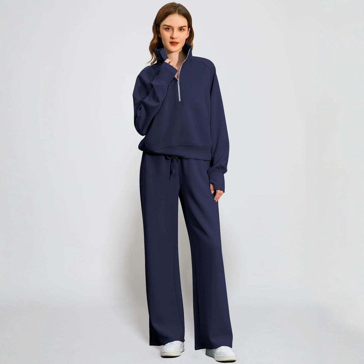 Women's Casual Two-Piece Tracksuit with Chain Detail